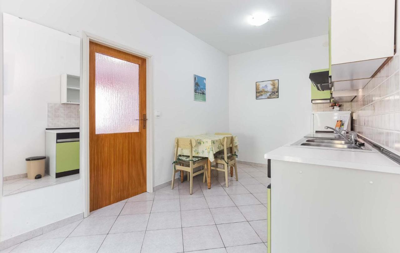 Zlata Apartment Porec Exterior photo
