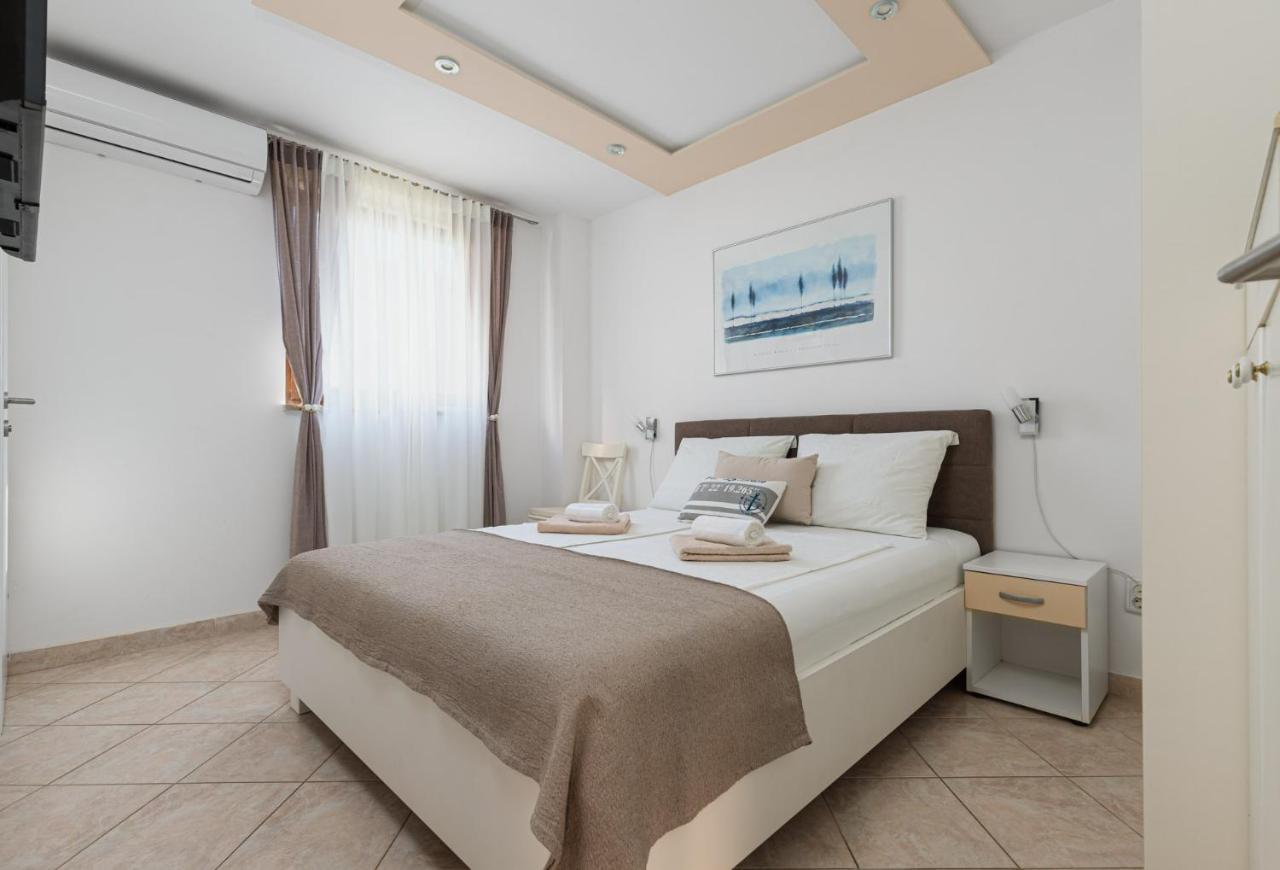 Zlata Apartment Porec Exterior photo