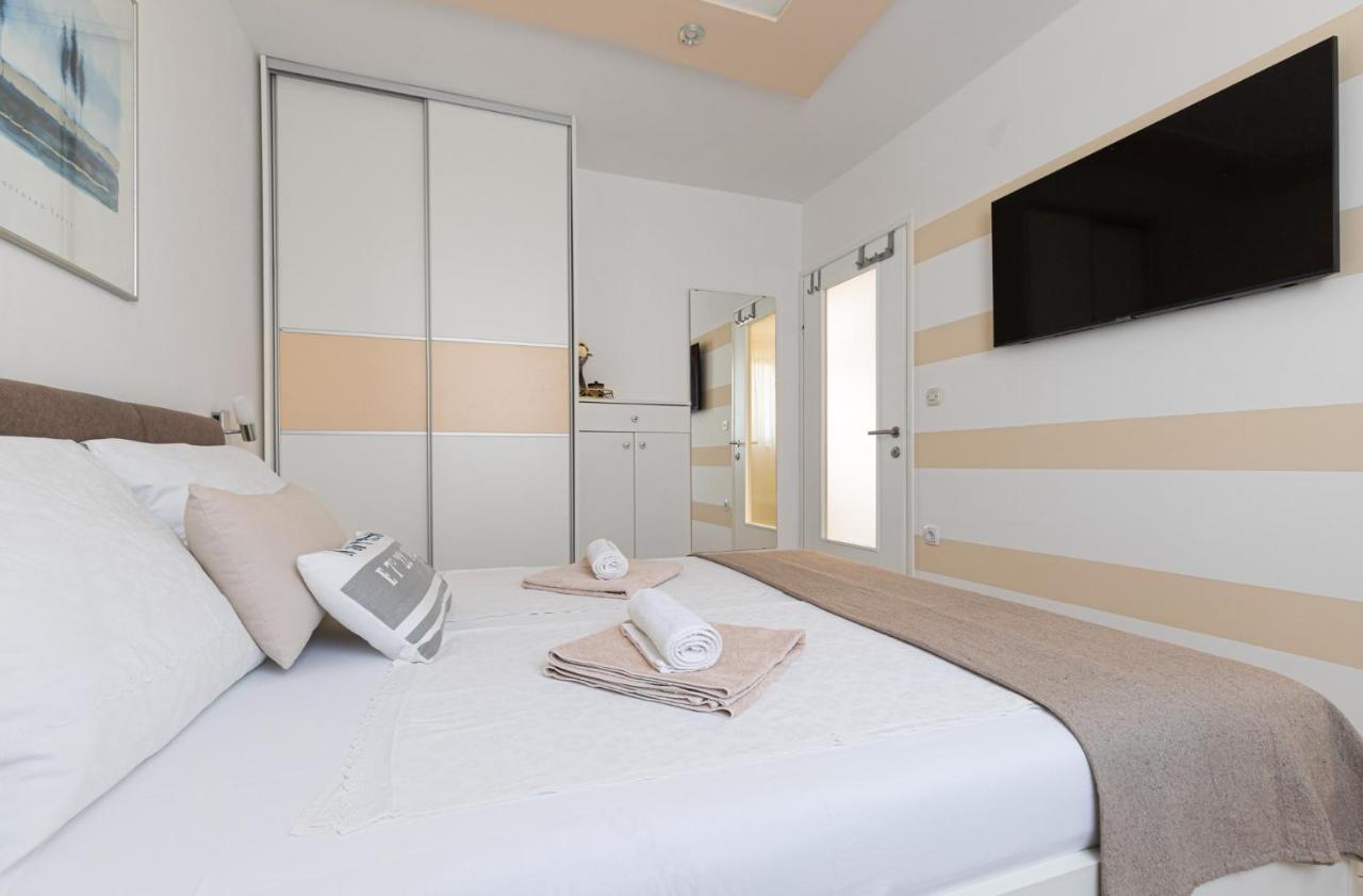Zlata Apartment Porec Exterior photo